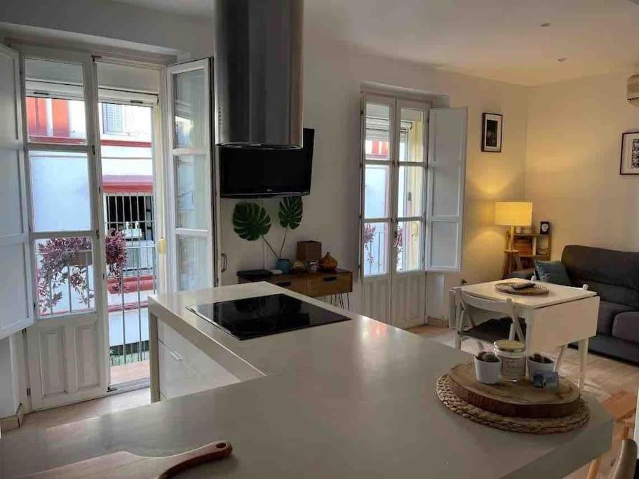 180 Home Casa Rodrigo De Triana Séville Extérieur photo